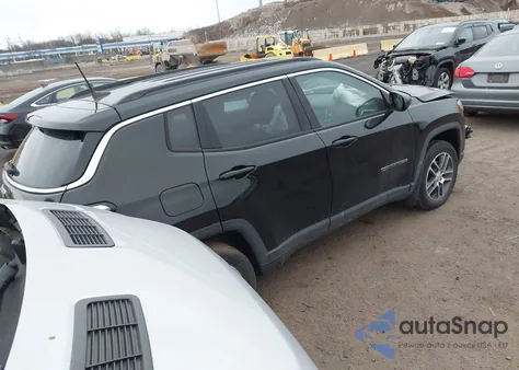 2018 Jeep Compass Latitude 4X4 from USA, damaged, VIN 3C4NJDBB9JT354760
